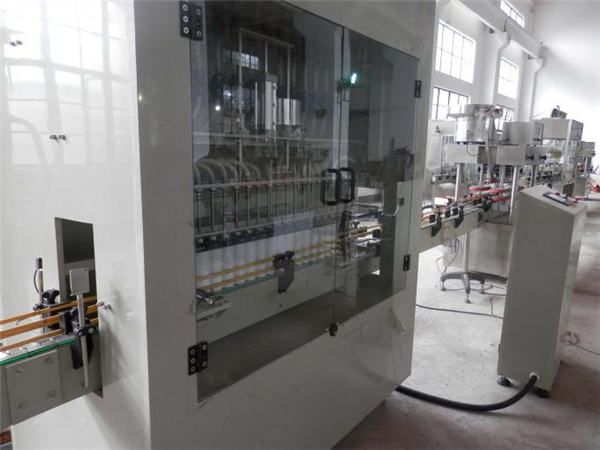 સ્ટેનલેસ સ્ટીલ પૂર્ણ Autoટોમેટિક બ્લીચ ફિલિંગ મશીન