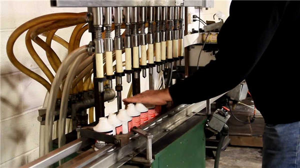 ઉચ્ચ ગુણવત્તાવાળી Autoટોમેટિક ટોઇલેટ બ્લીચ ફિલિંગ મશીન