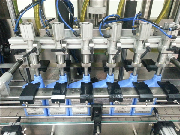 6-હેડ Autoટોમેટિક એન્જિન ઓઇલ ફીલિંગ મશીન