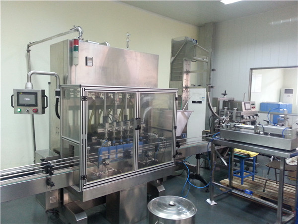 6-હેડ Autoટોમેટિક મોટર ઓઇલ ફિલિંગ મશીન